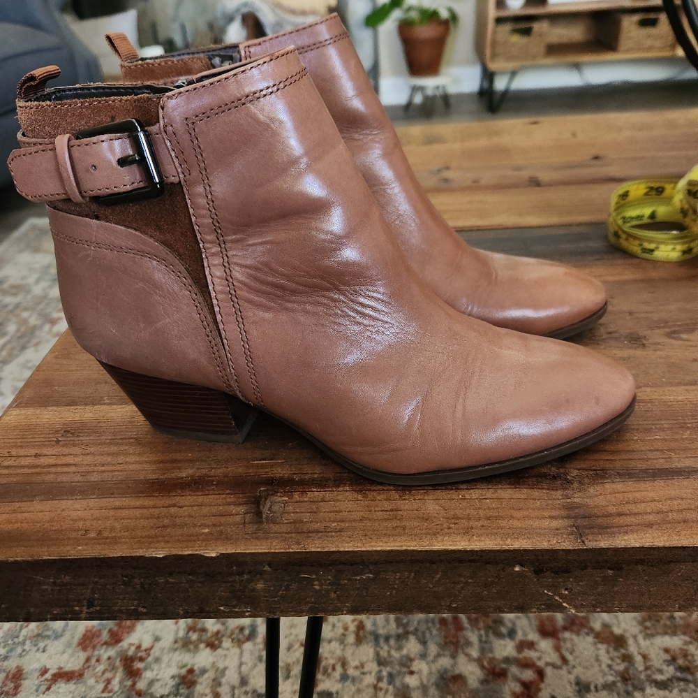 Franco Sarto  leather booties  sz 7